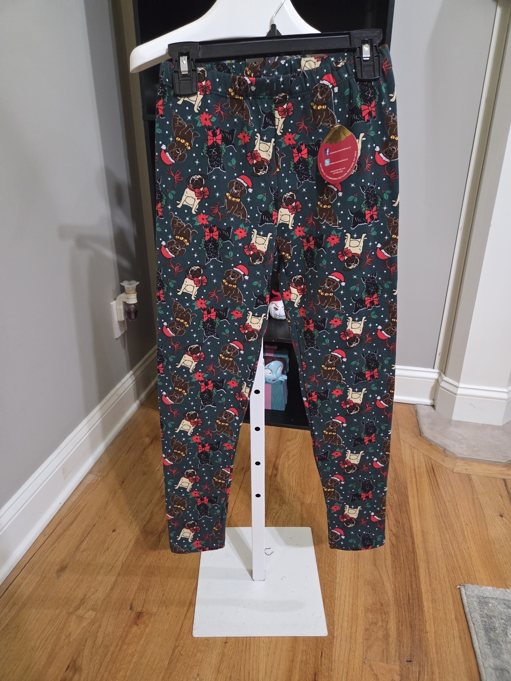 Girls Dark Green Holiday Pug Print Stretch Leggings